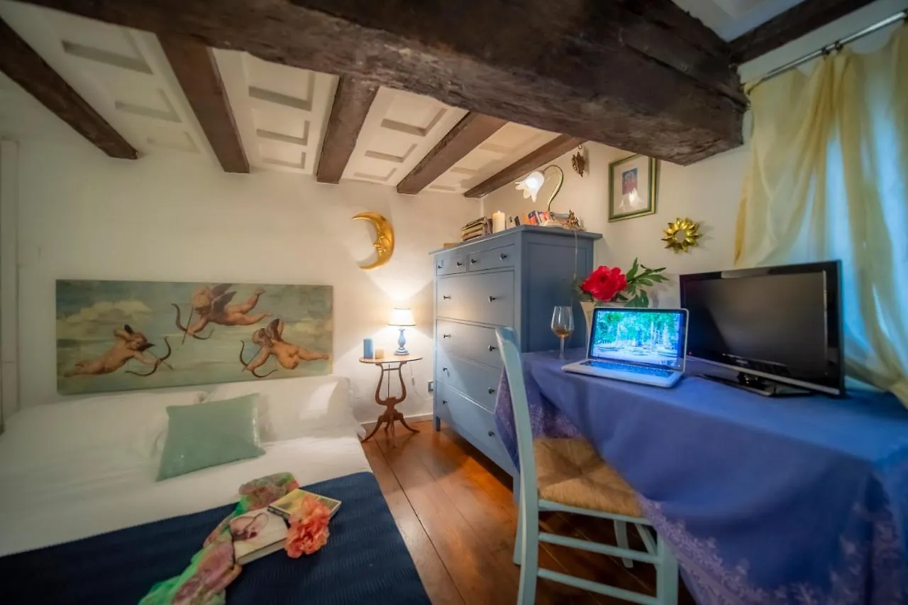 Wonderful Romantic Studio Ponte Vecchio Area Firenze Appartamento