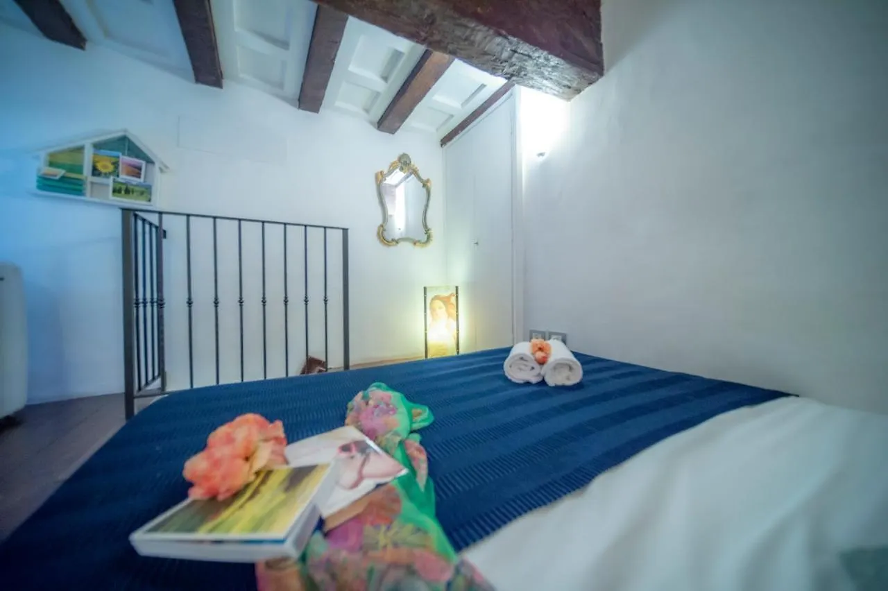 Wonderful Romantic Studio Ponte Vecchio Area Firenze